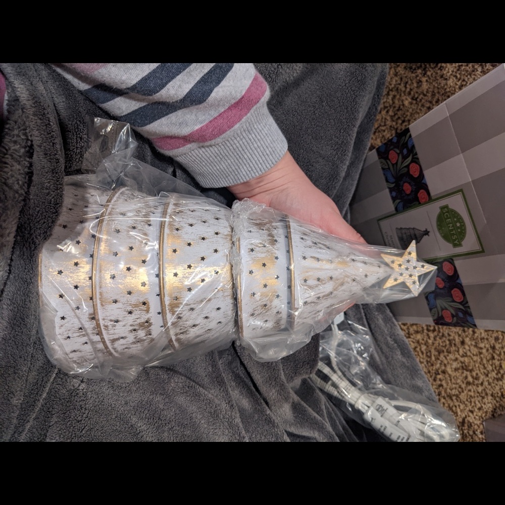 Scentsy warmer - Picture 2 of 2